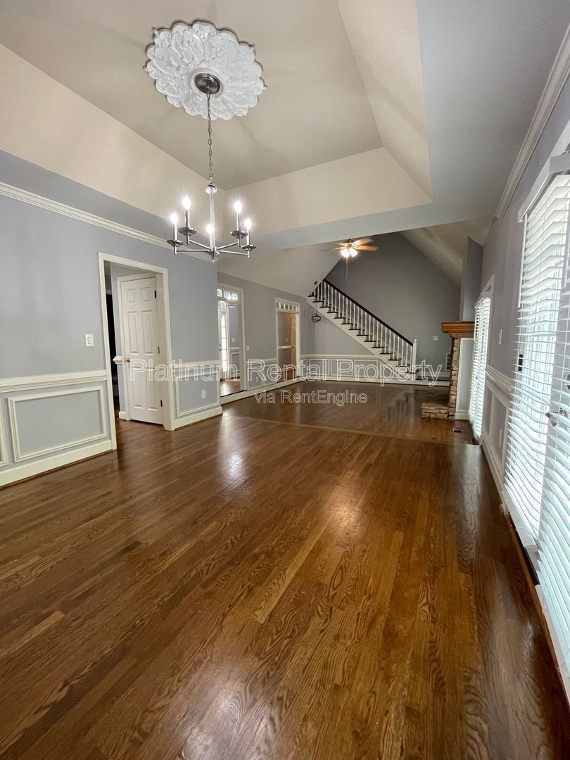 Hard to find, master on the main on full basement with bonus room in highly sought after East Cobb, by Platinum Property Management Services, Inc. property image