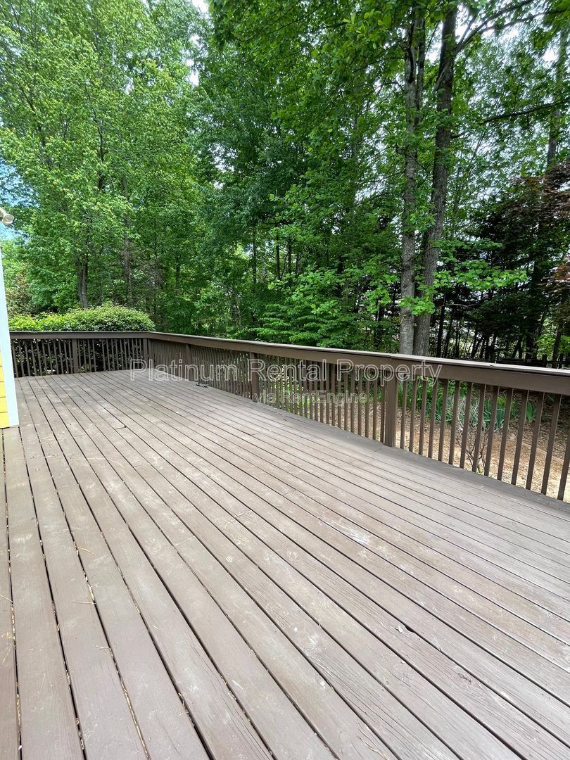 Hard to find, master on the main on full basement with bonus room in highly sought after East Cobb, by Platinum Property Management Services, Inc. property image