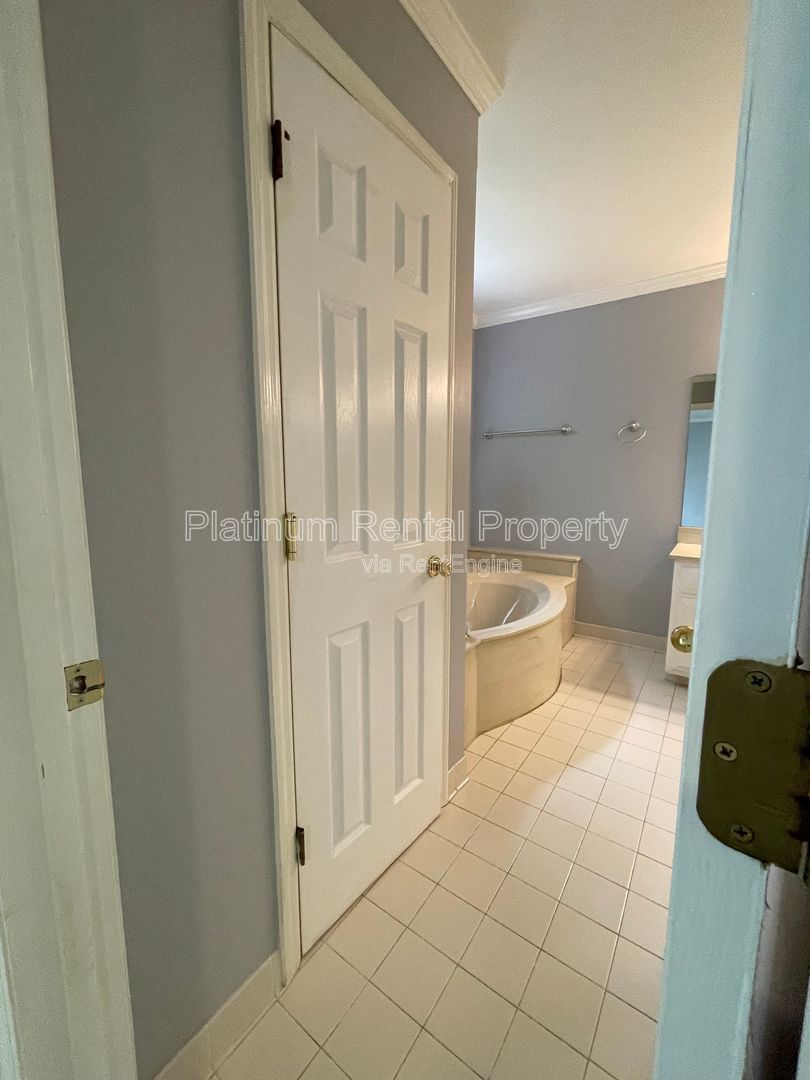 Hard to find, master on the main on full basement with bonus room in highly sought after East Cobb, by Platinum Property Management Services, Inc. property image