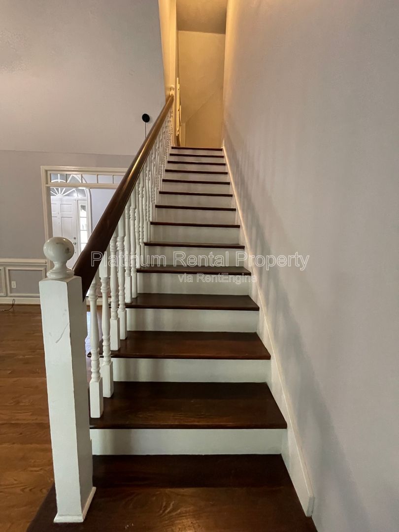 Hard to find, master on the main on full basement with bonus room in highly sought after East Cobb, by Platinum Property Management Services, Inc. property image
