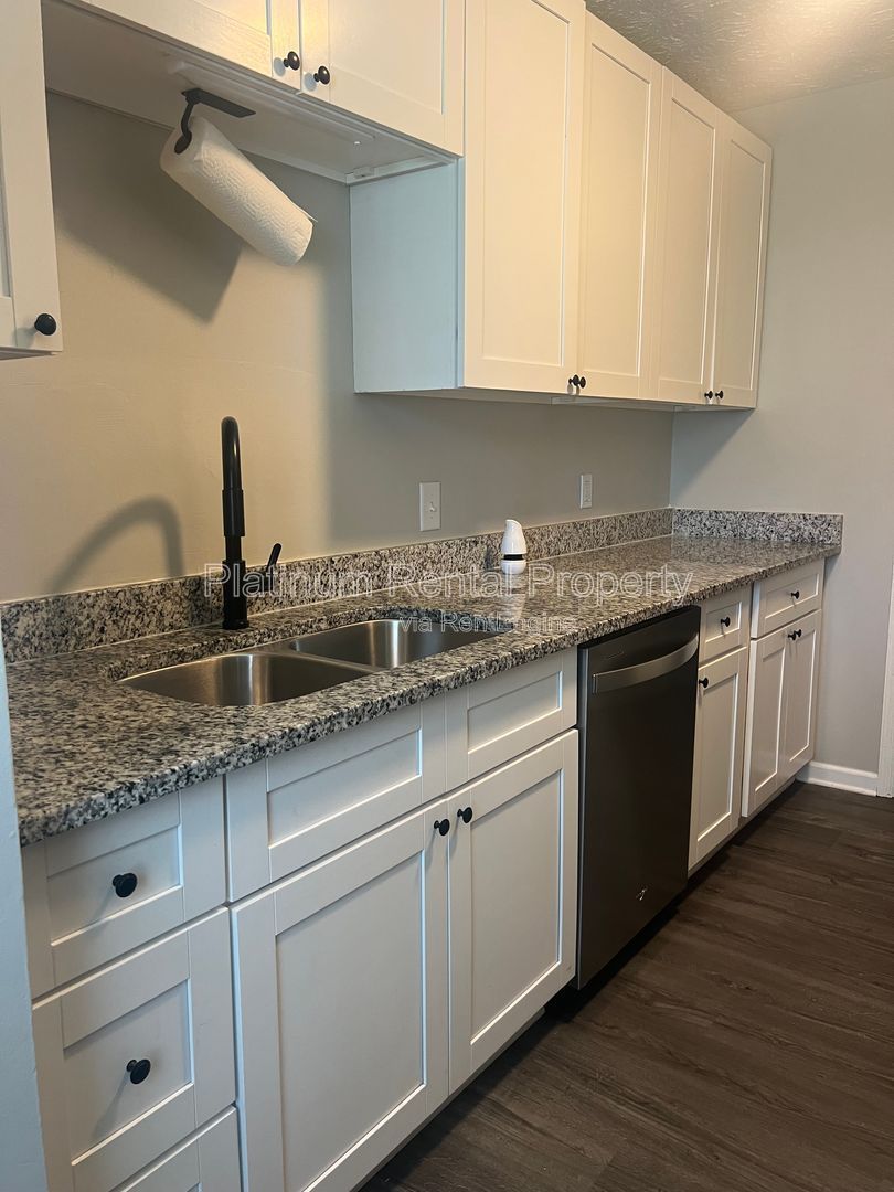 Spacious 2 Bedroom 2 Bathroom Brick Duplex in Conyers for rent by Platinum Property Management Services, Inc. property image