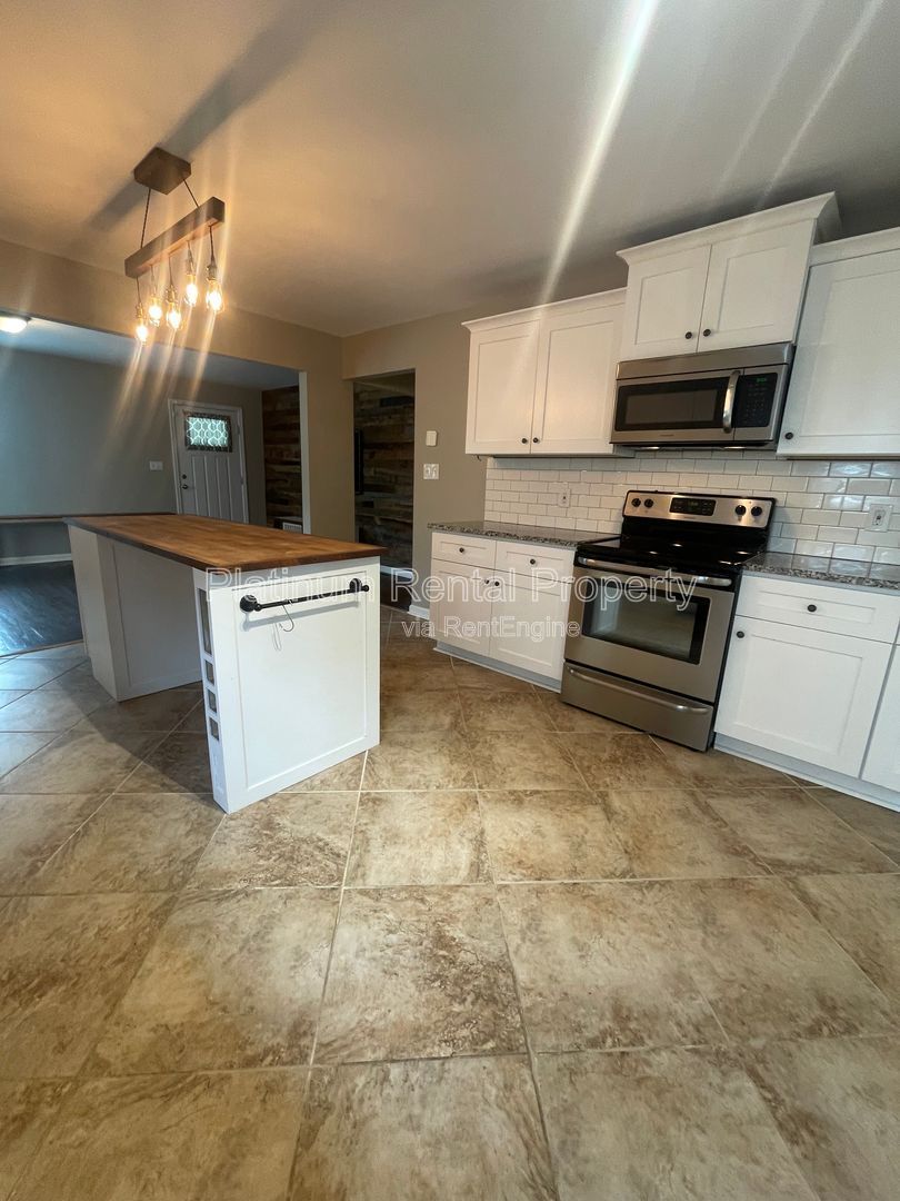 Fabulous 3 bedroom bungalow with large bedrooms in the heart of Decatur, by Platinum Property Management Services, Inc. property image