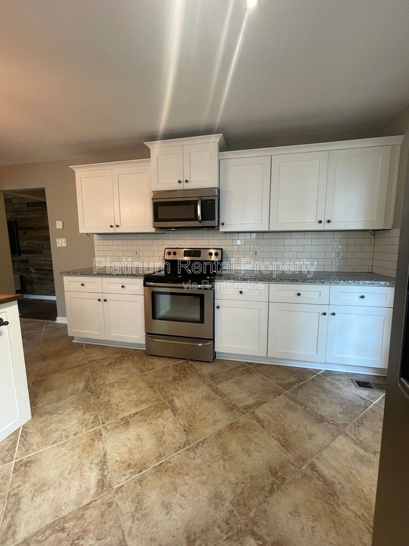 Fabulous 3 bedroom bungalow with large bedrooms in the heart of Decatur, by Platinum Property Management Services, Inc. property image