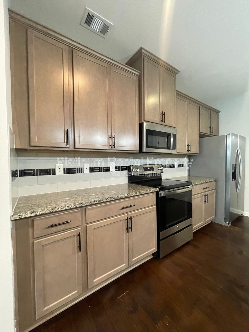 Two-bedroom townhome in a GATED community in fabulous South Atlanta by Platinum Property Management Services, Inc. property image