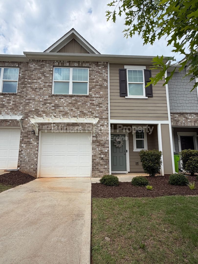 Better-than-new 3 bedroom townhome in McDonough by Platinum Property Management Services, Inc. property image