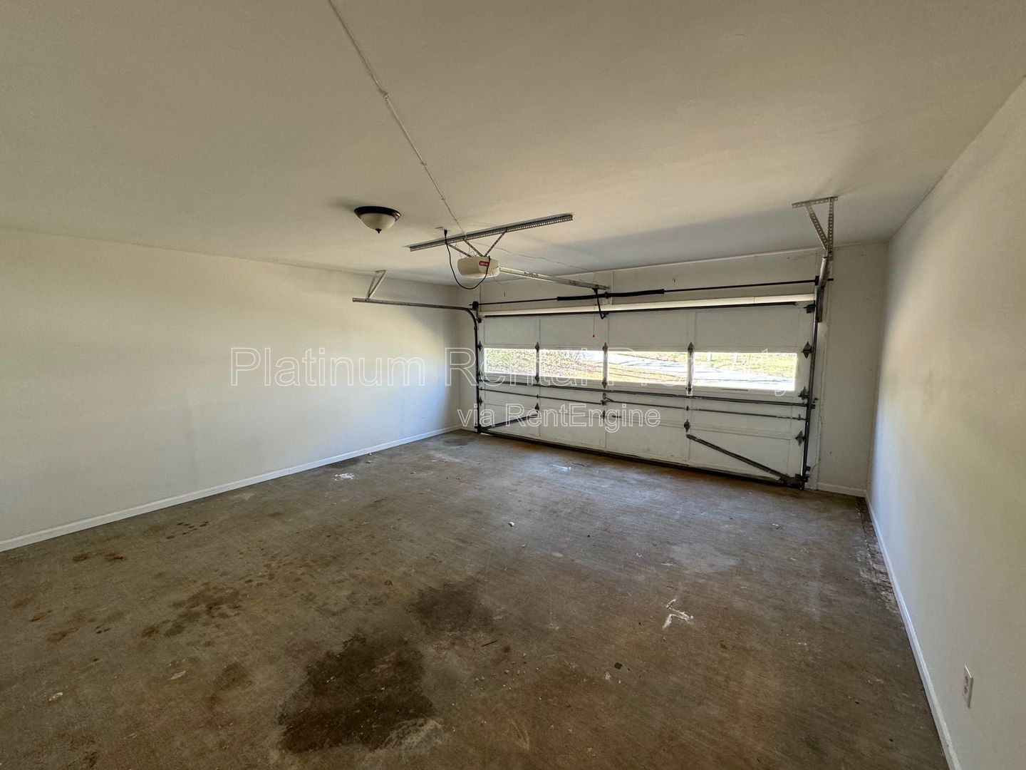 Beautiful 3 bedroom ranch in desirable Newnan neighborhood by Platinum Property Management Services, Inc. property image