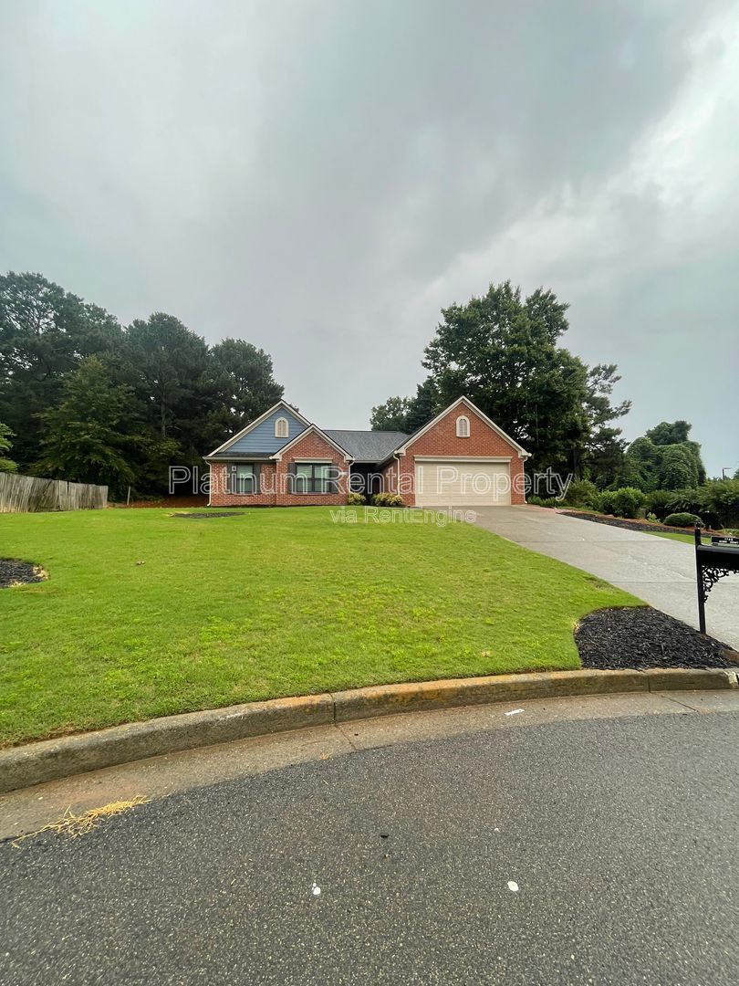 Hard to find 4 bedroom ranch in one of the most desirable areas in Forsyth county, by Platinum Property Management Services, Inc. property image