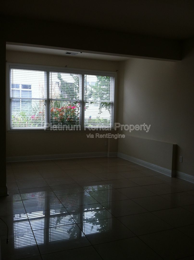 Fabulous, luxury 4 bedroom townhome available NOW, by Platinum Property Management Services, Inc. property image