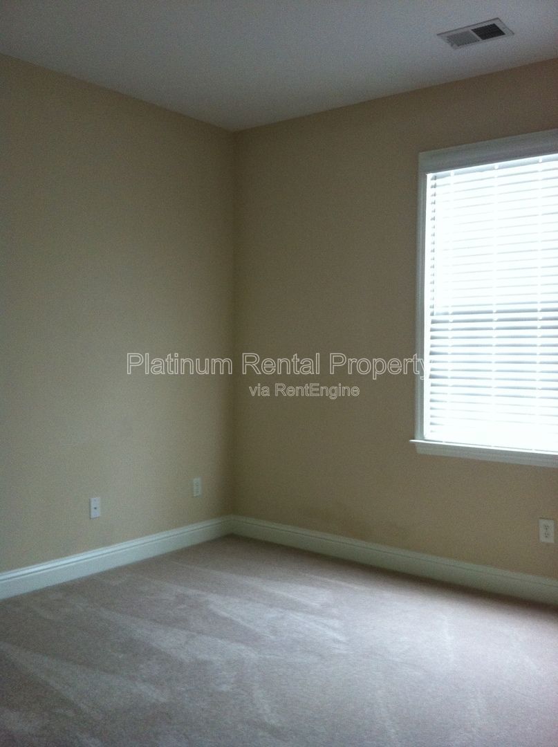 Fabulous, luxury 4 bedroom townhome available NOW, by Platinum Property Management Services, Inc. property image