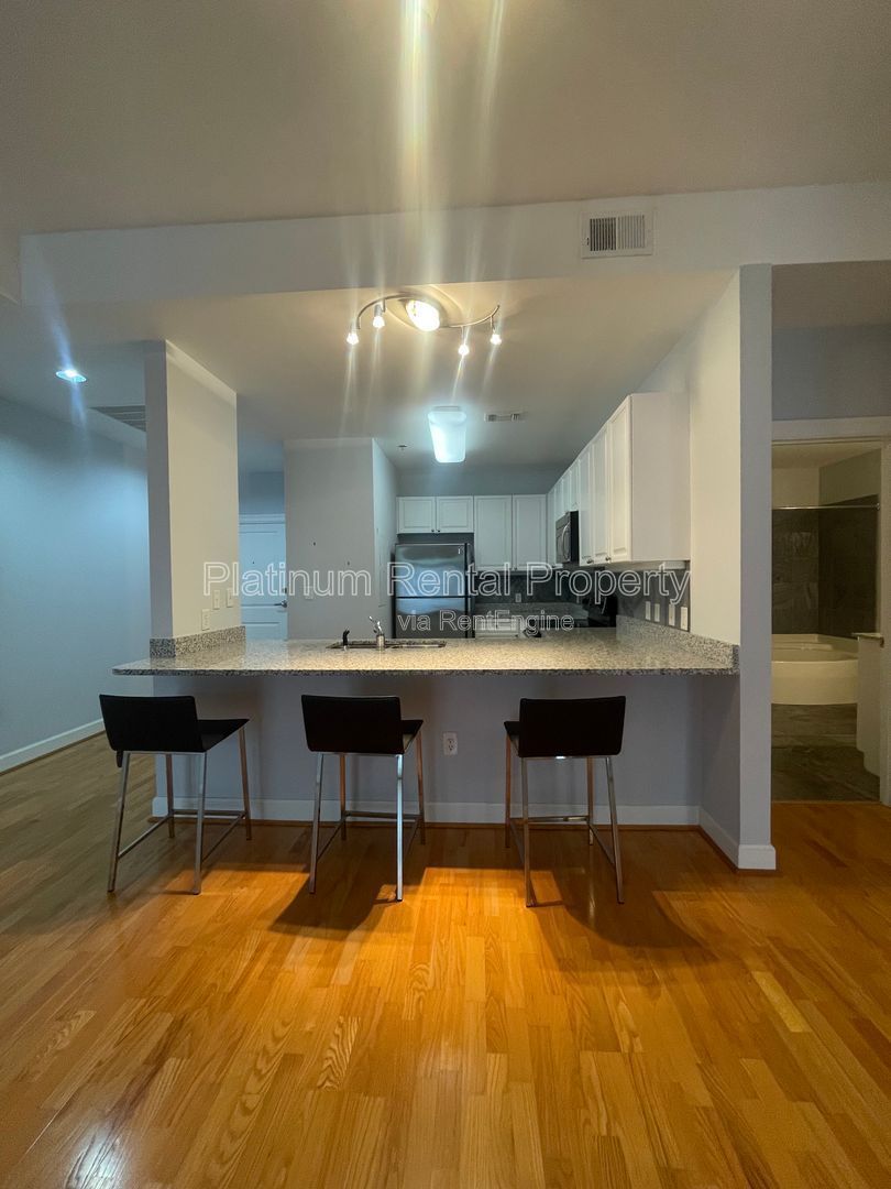 Fantastic opportunity to live in Buckhead for an unbeatable price! This 1 bedroom condo in a prime location is brought to you by Platinum Property Management Services, Inc. property image