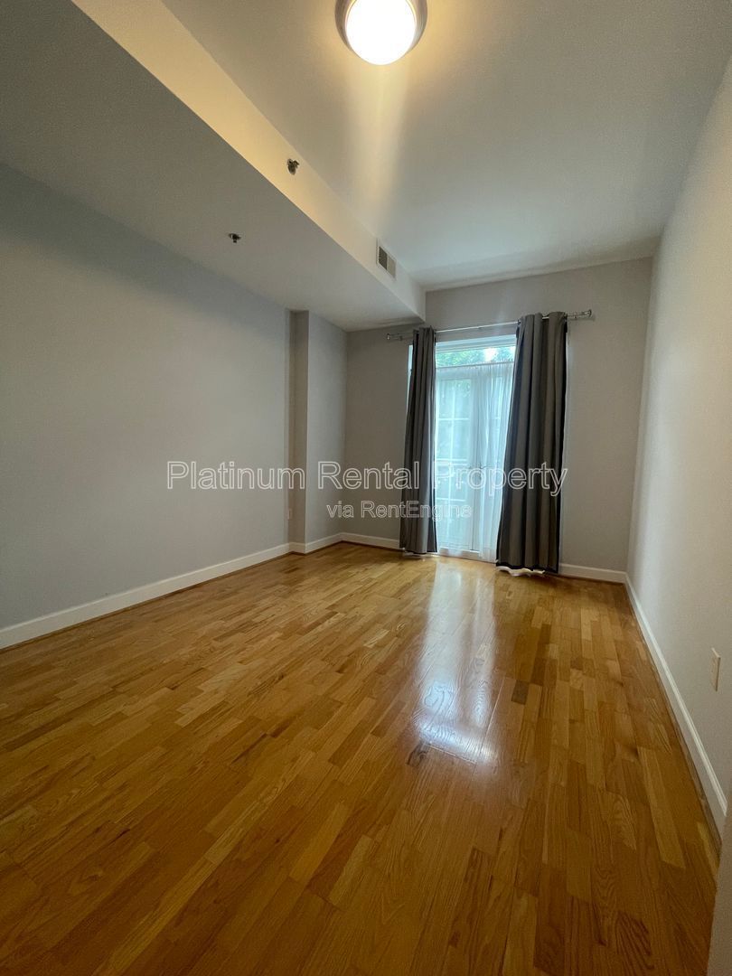 Fantastic opportunity to live in Buckhead for an unbeatable price! This 1 bedroom condo in a prime location is brought to you by Platinum Property Management Services, Inc. property image