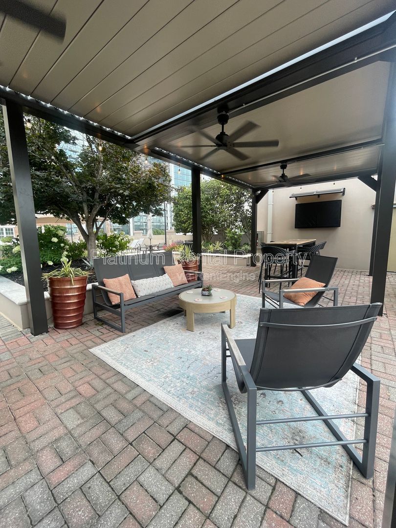 Fantastic opportunity to live in Buckhead for an unbeatable price! This 1 bedroom condo in a prime location is brought to you by Platinum Property Management Services, Inc. property image