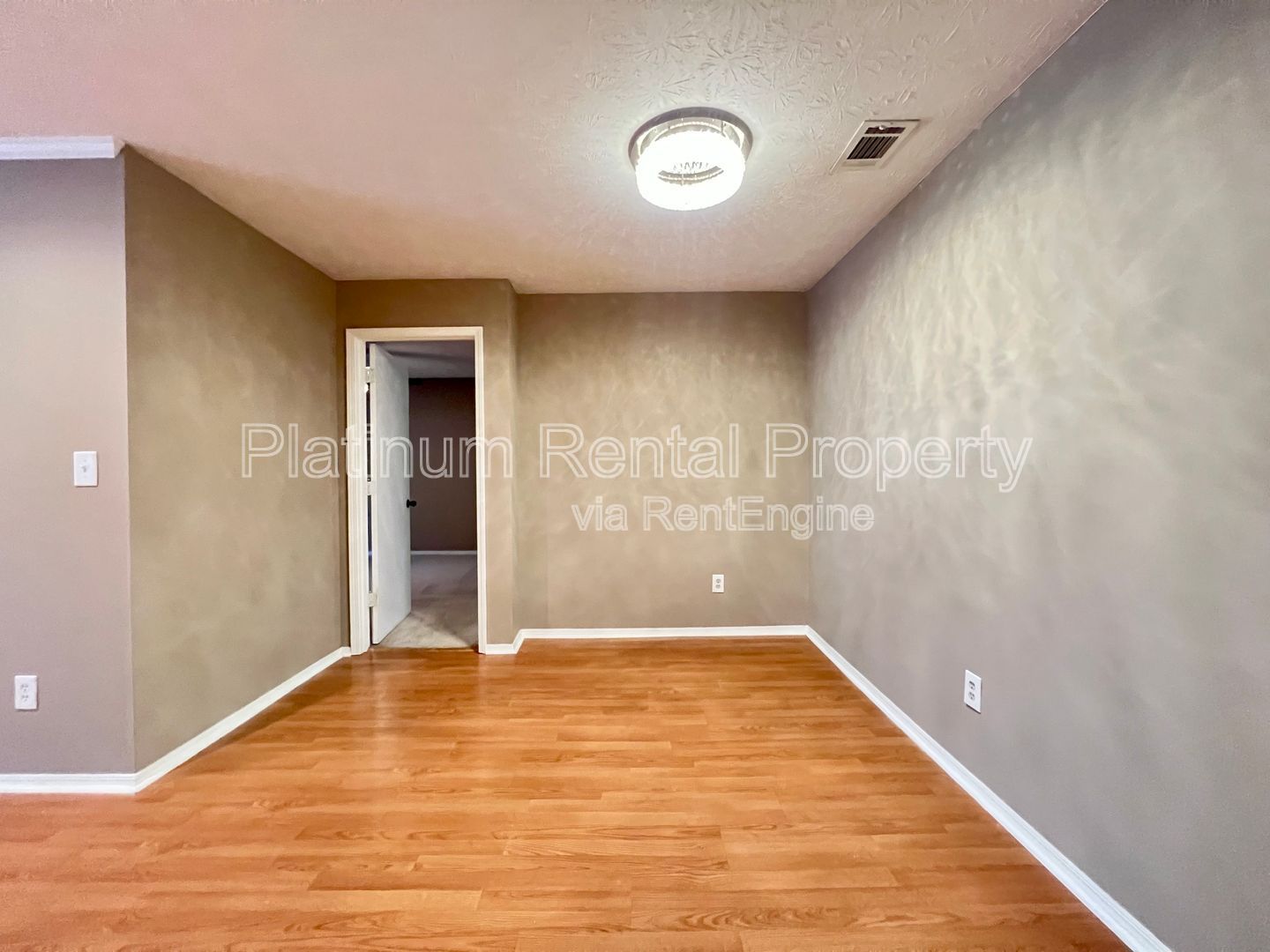 1107 Countryside Pl property image