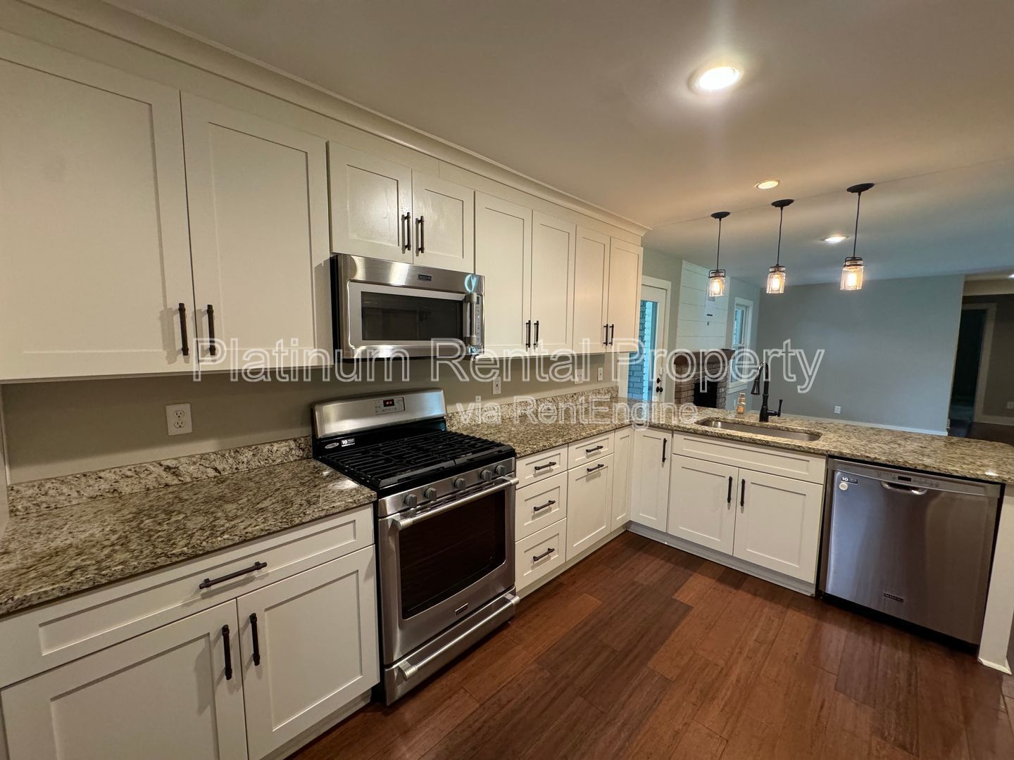 Amazing 3 Bedroom Ranch home in Alpharetta with a POOL for rent by Platinum Property Management Services, Inc. property image