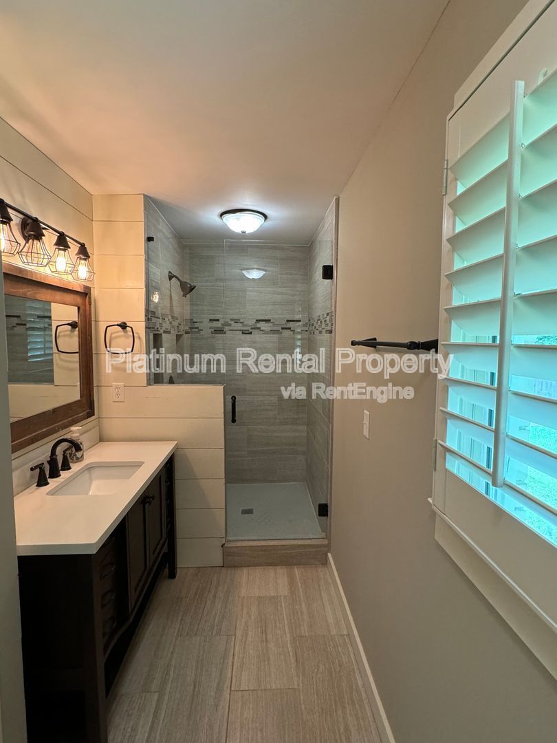 Amazing 3 Bedroom Ranch home in Alpharetta with a POOL for rent by Platinum Property Management Services, Inc. property image