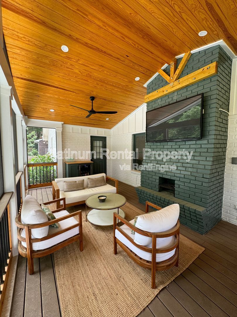 Amazing 3 Bedroom Ranch home in Alpharetta with a POOL for rent by Platinum Property Management Services, Inc. property image