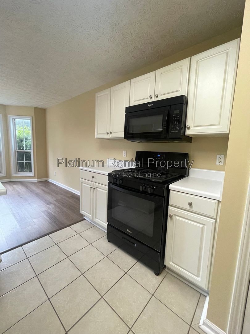 Fabulous, 2 bedroom home in desirable Avensong, by Platinum Property Management Services, Inc. property image