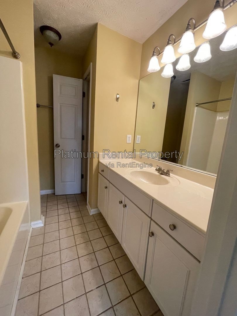 Fabulous, 2 bedroom home in desirable Avensong, by Platinum Property Management Services, Inc. property image