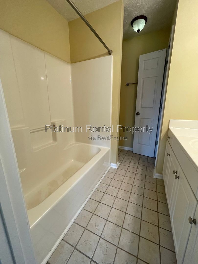 Fabulous, 2 bedroom home in desirable Avensong, by Platinum Property Management Services, Inc. property image