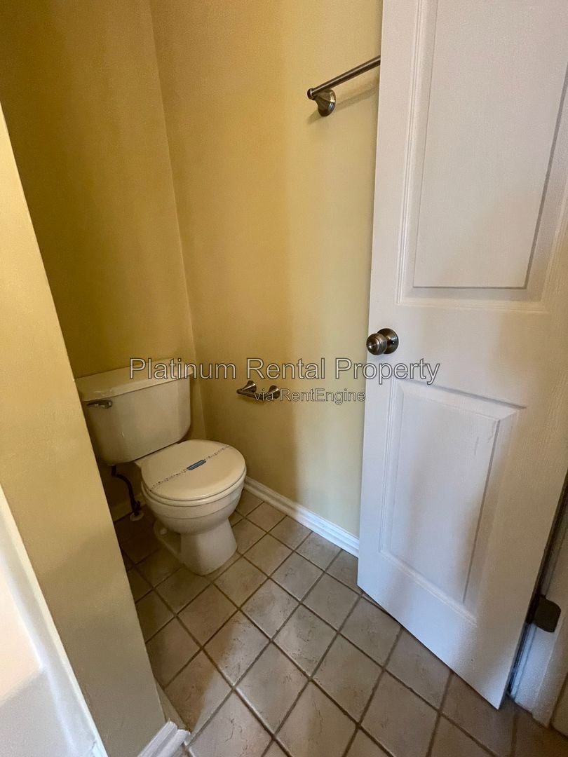 Fabulous, 2 bedroom home in desirable Avensong, by Platinum Property Management Services, Inc. property image