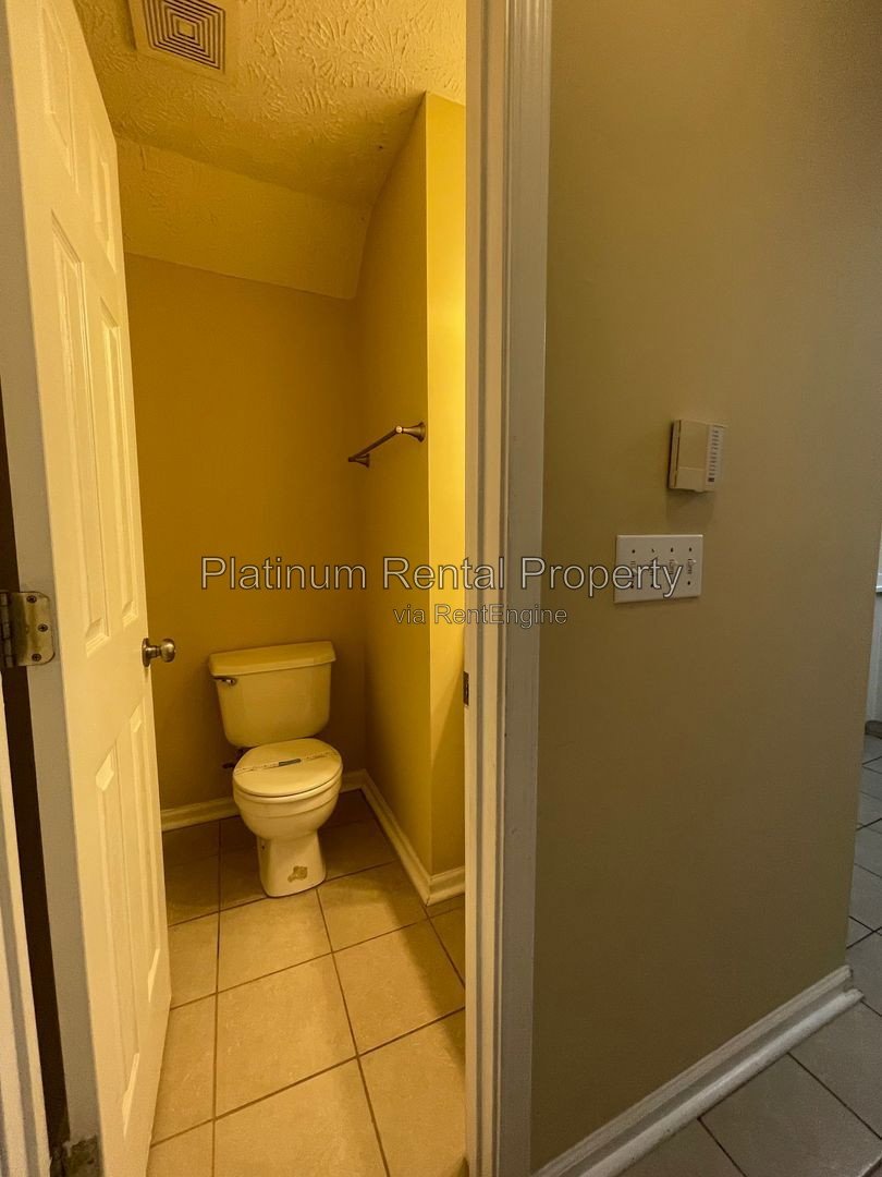 Fabulous, 2 bedroom home in desirable Avensong, by Platinum Property Management Services, Inc. property image