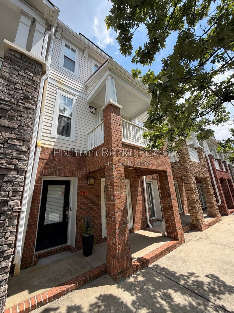 Beautiful 3 Bedroom Townhome in Amazing Atlantic Station location for rent by Platinum Property Management Services, Inc. property image