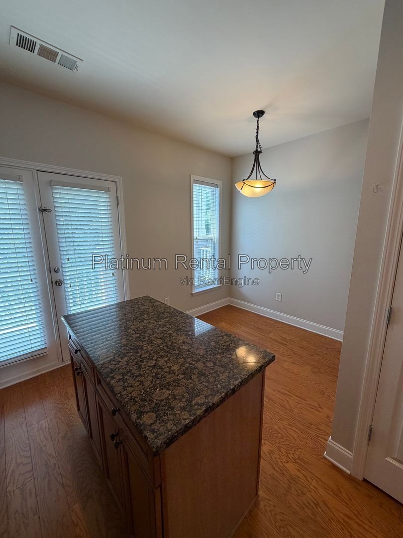 Beautiful 3 Bedroom Townhome in Amazing Atlantic Station location for rent by Platinum Property Management Services, Inc. property image