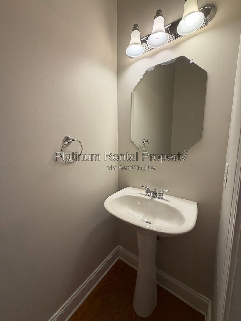 Beautiful 3 Bedroom Townhome in Amazing Atlantic Station location for rent by Platinum Property Management Services, Inc. property image