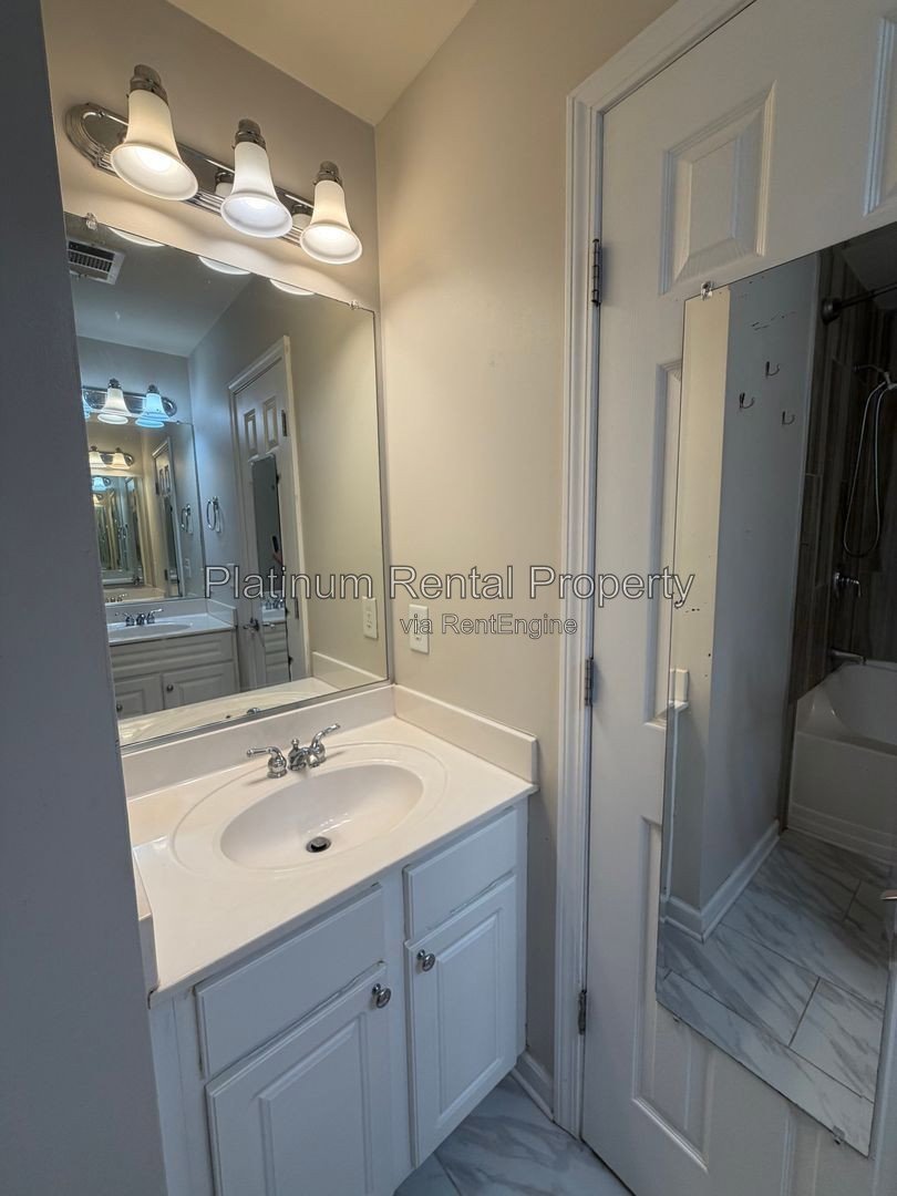 Beautiful 3 Bedroom Townhome in Amazing Atlantic Station location for rent by Platinum Property Management Services, Inc. property image