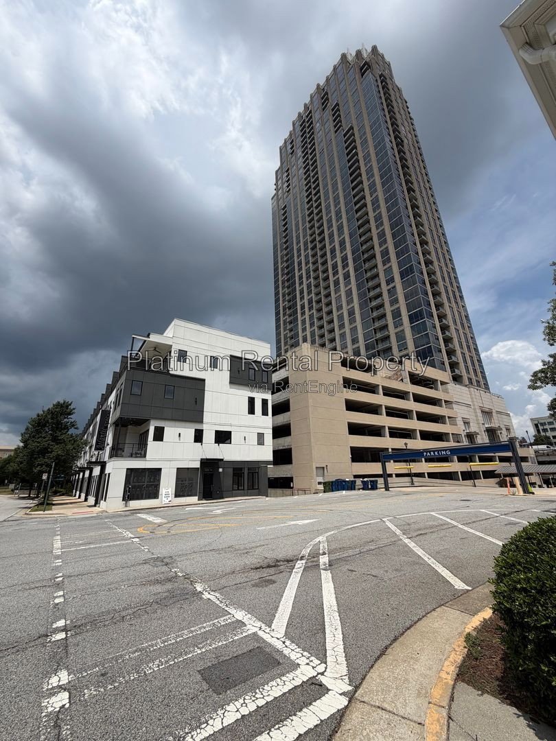 Beautiful 3 Bedroom Townhome in Amazing Atlantic Station location for rent by Platinum Property Management Services, Inc. property image