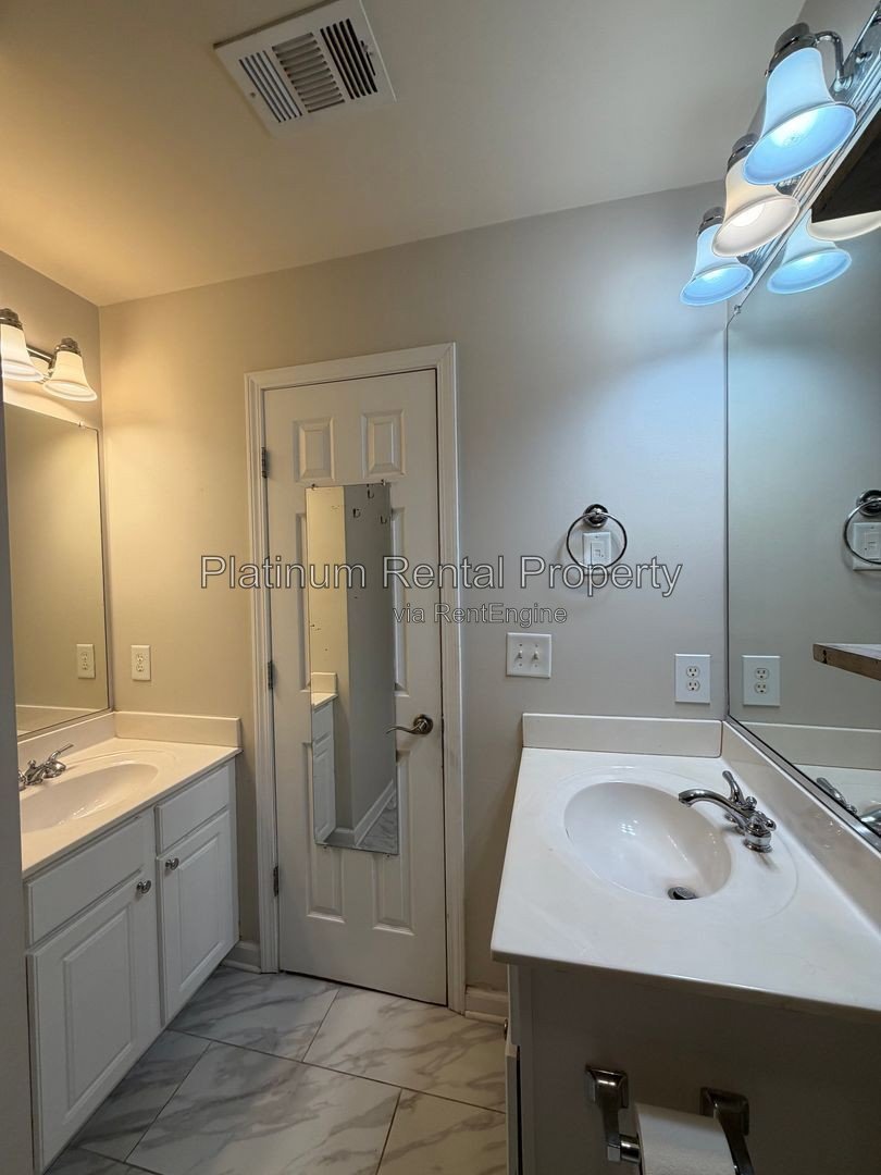 Beautiful 3 Bedroom Townhome in Amazing Atlantic Station location for rent by Platinum Property Management Services, Inc. property image