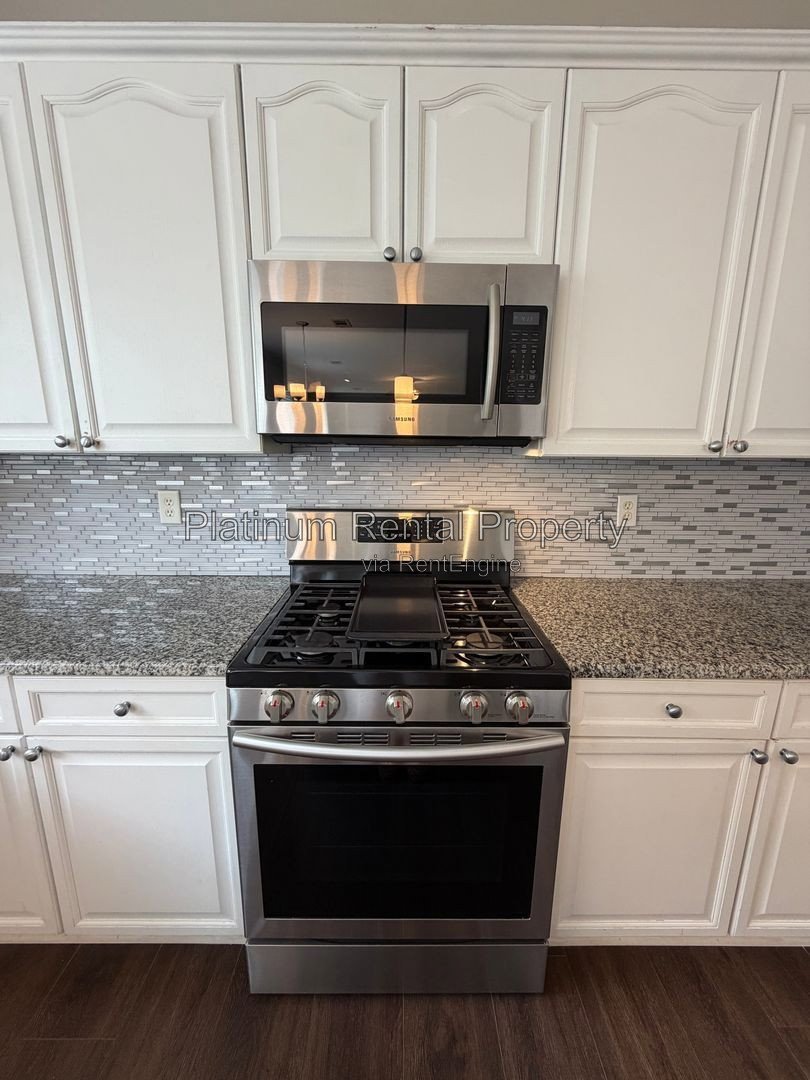 Elegant and Spotless Brick 4 bedroom home in South Forsyth by Platinum Property Management Services, Inc. property image