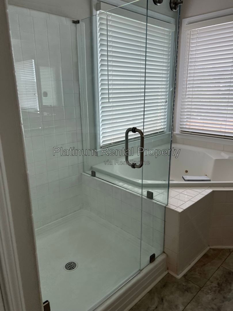 Elegant and Spotless Brick 4 bedroom home in South Forsyth by Platinum Property Management Services, Inc. property image