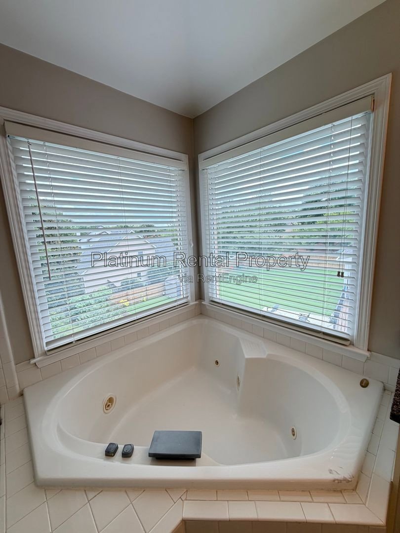 Elegant and Spotless Brick 4 bedroom home in South Forsyth by Platinum Property Management Services, Inc. property image
