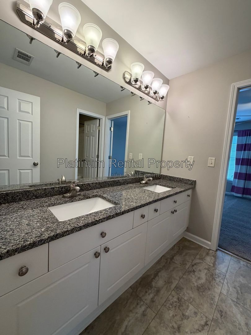 Elegant and Spotless Brick 4 bedroom home in South Forsyth by Platinum Property Management Services, Inc. property image