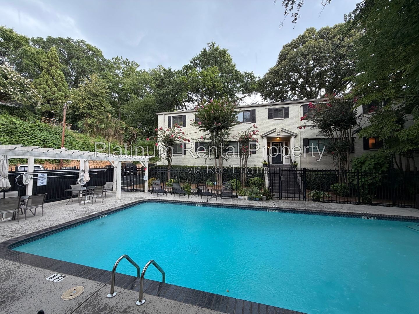 1 bedroom condo in AMAZING midtown location by Platinum Property Management Services, Inc. property image