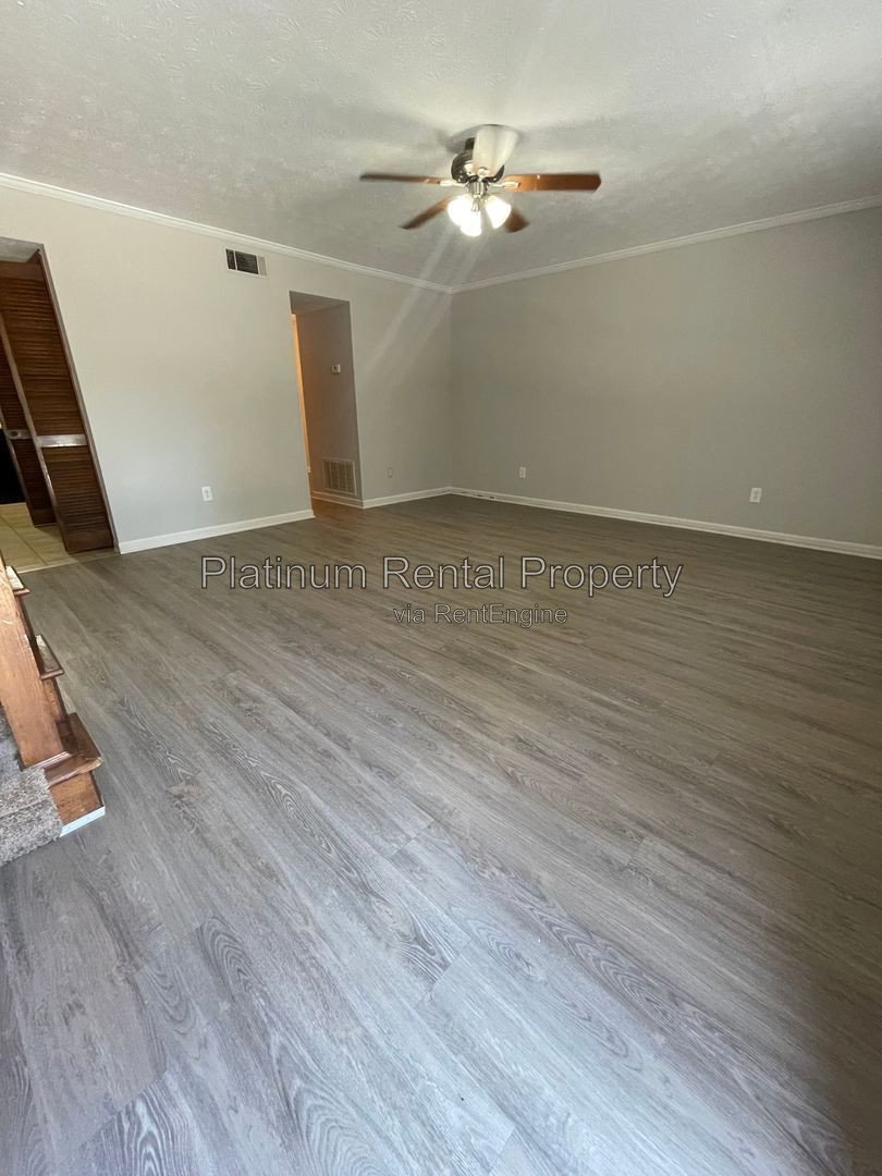 Recently updated 2 bedroom townhome in convenient Snellville location by Platinum Property Management Services, Inc. property image