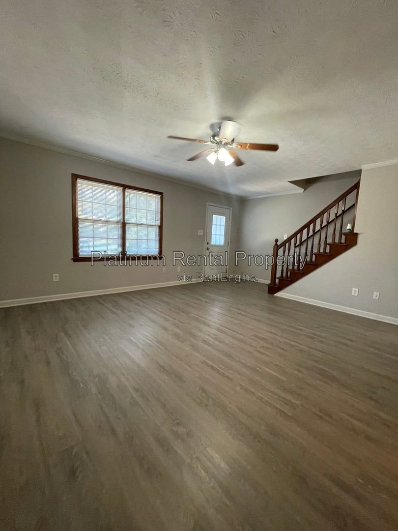 Recently updated 2 bedroom townhome in convenient Snellville location by Platinum Property Management Services, Inc. property image