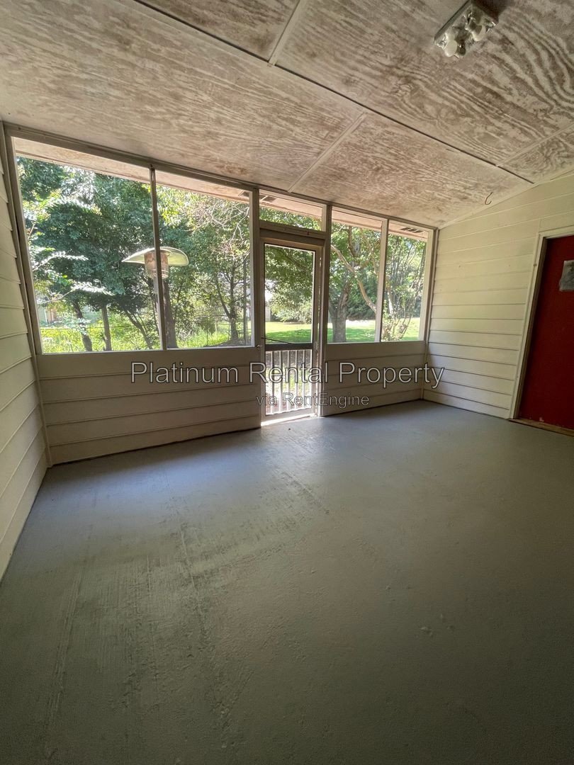 Recently updated 2 bedroom townhome in convenient Snellville location by Platinum Property Management Services, Inc. property image