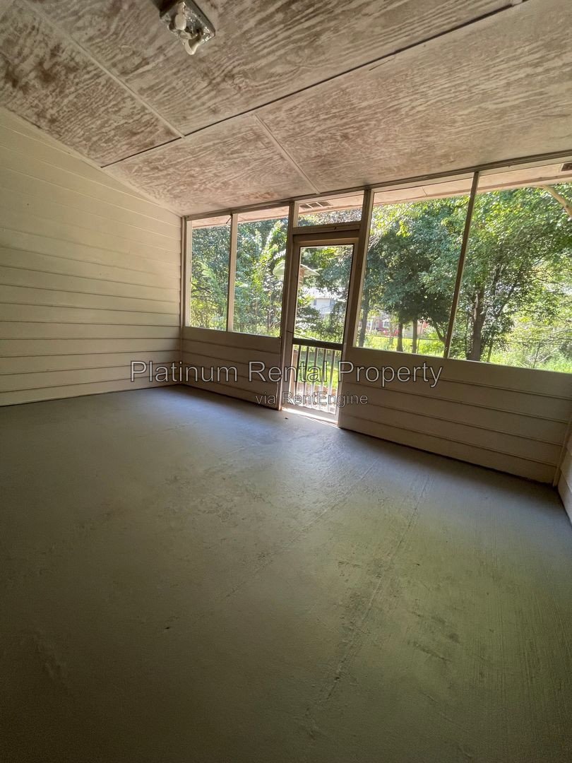 Recently updated 2 bedroom townhome in convenient Snellville location by Platinum Property Management Services, Inc. property image