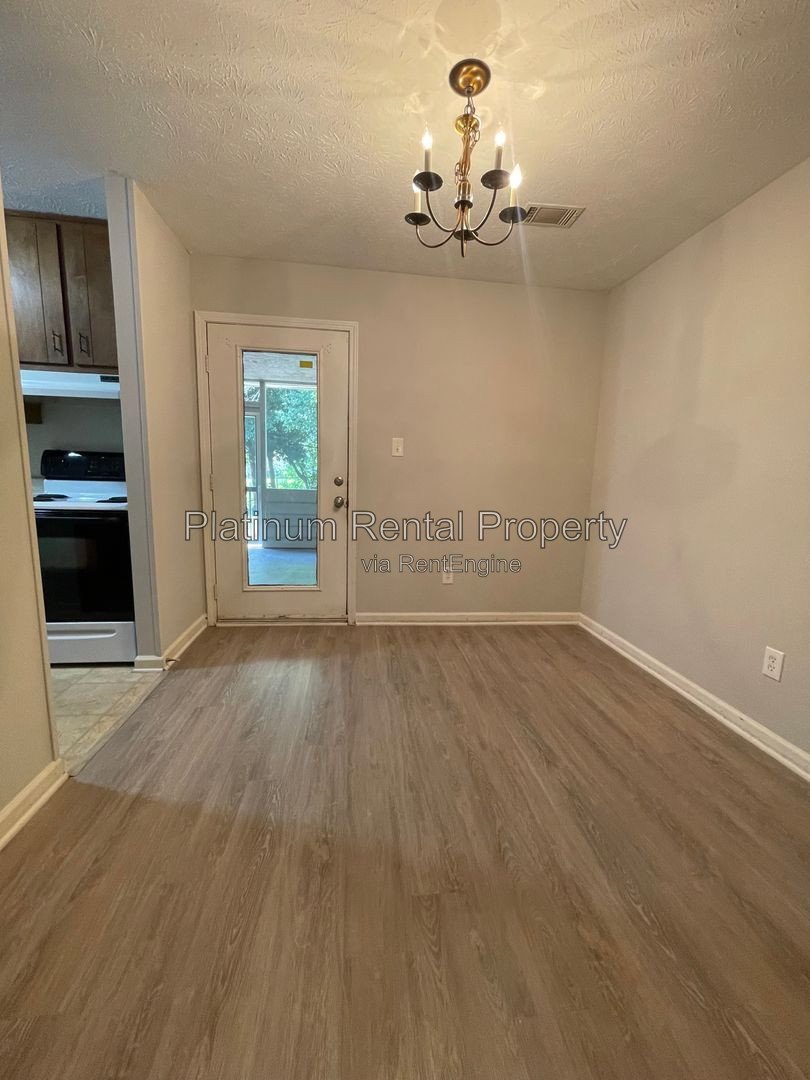 Recently updated 2 bedroom townhome in convenient Snellville location by Platinum Property Management Services, Inc. property image