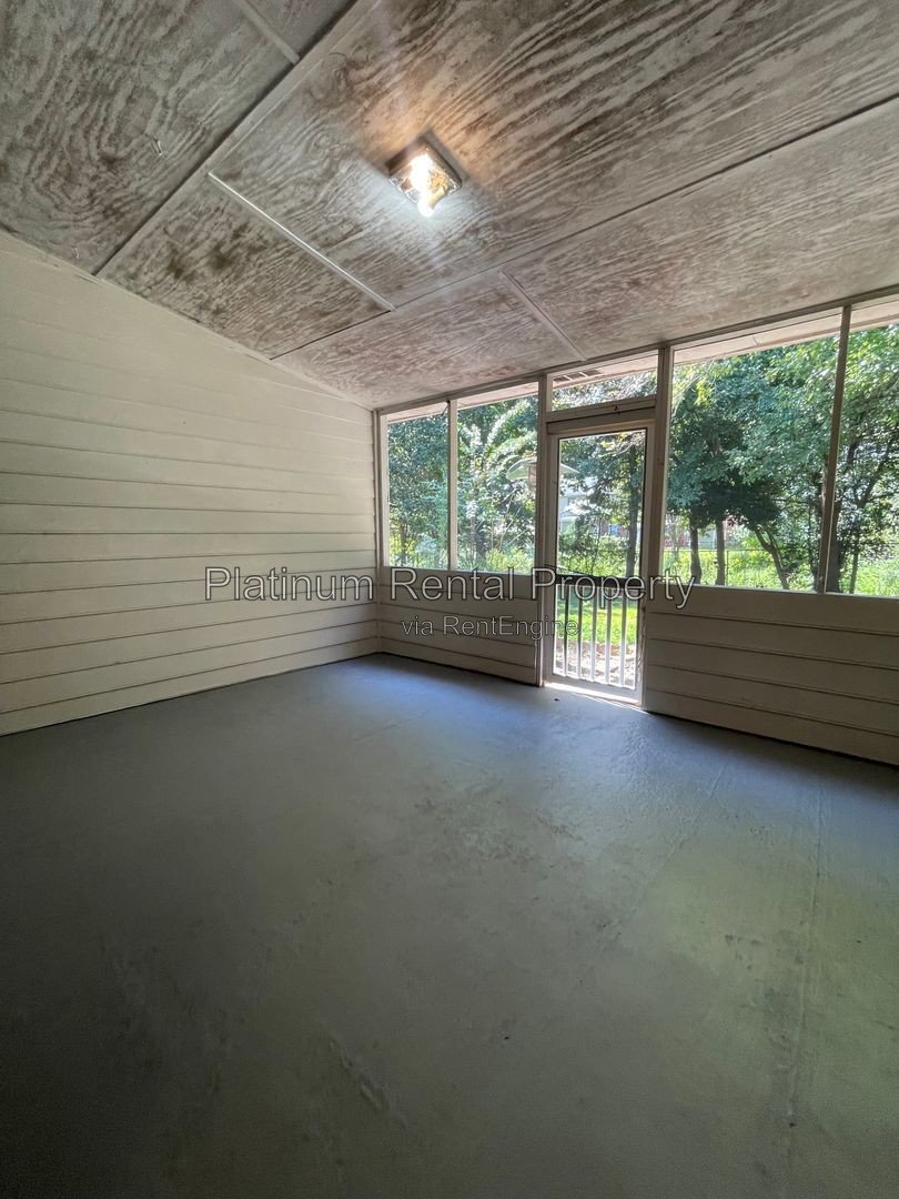 Recently updated 2 bedroom townhome in convenient Snellville location by Platinum Property Management Services, Inc. property image