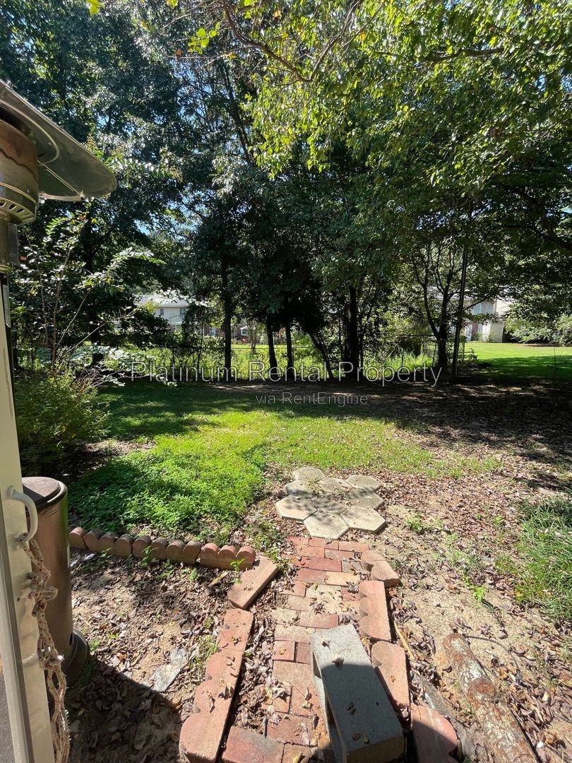 Recently updated 2 bedroom townhome in convenient Snellville location by Platinum Property Management Services, Inc. property image