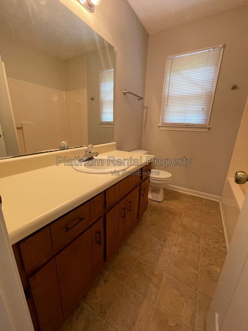 Recently updated 2 bedroom townhome in convenient Snellville location by Platinum Property Management Services, Inc. property image