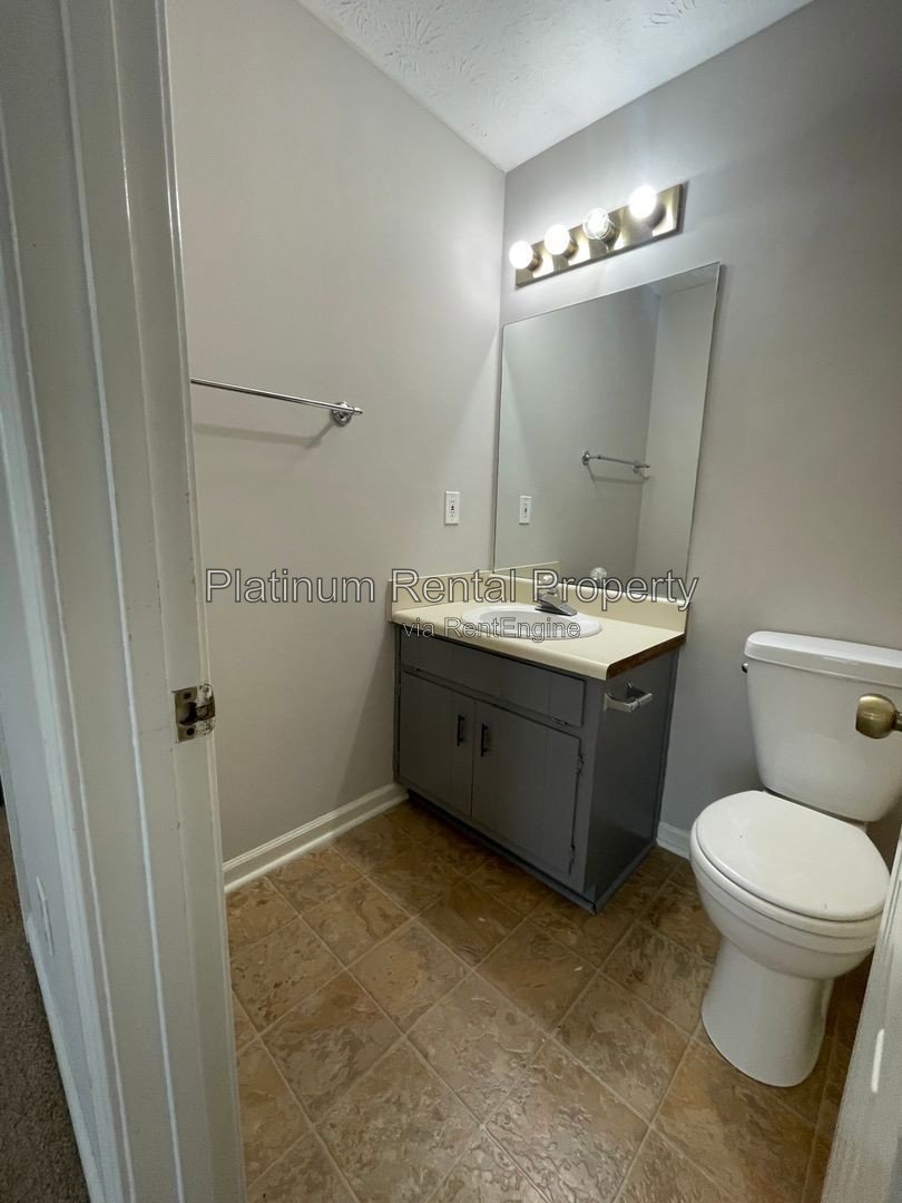 Recently updated 2 bedroom townhome in convenient Snellville location by Platinum Property Management Services, Inc. property image