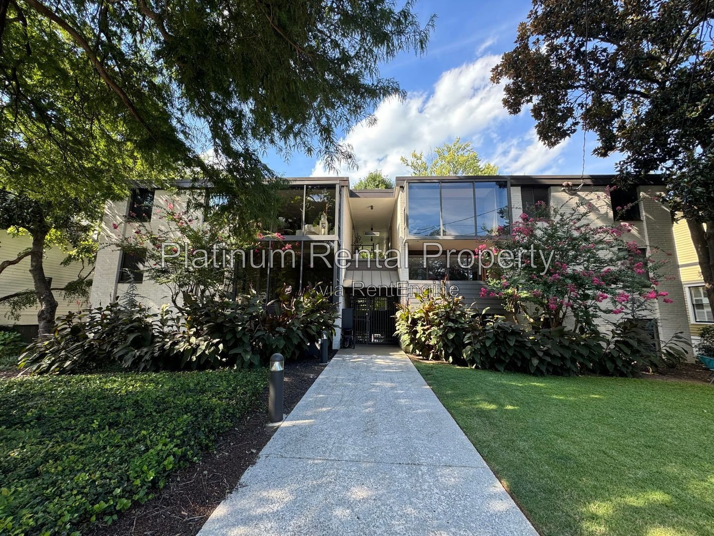 1 Bedroom condo in AMAZING midtown location by Platinum Property Management Services, Inc. property image