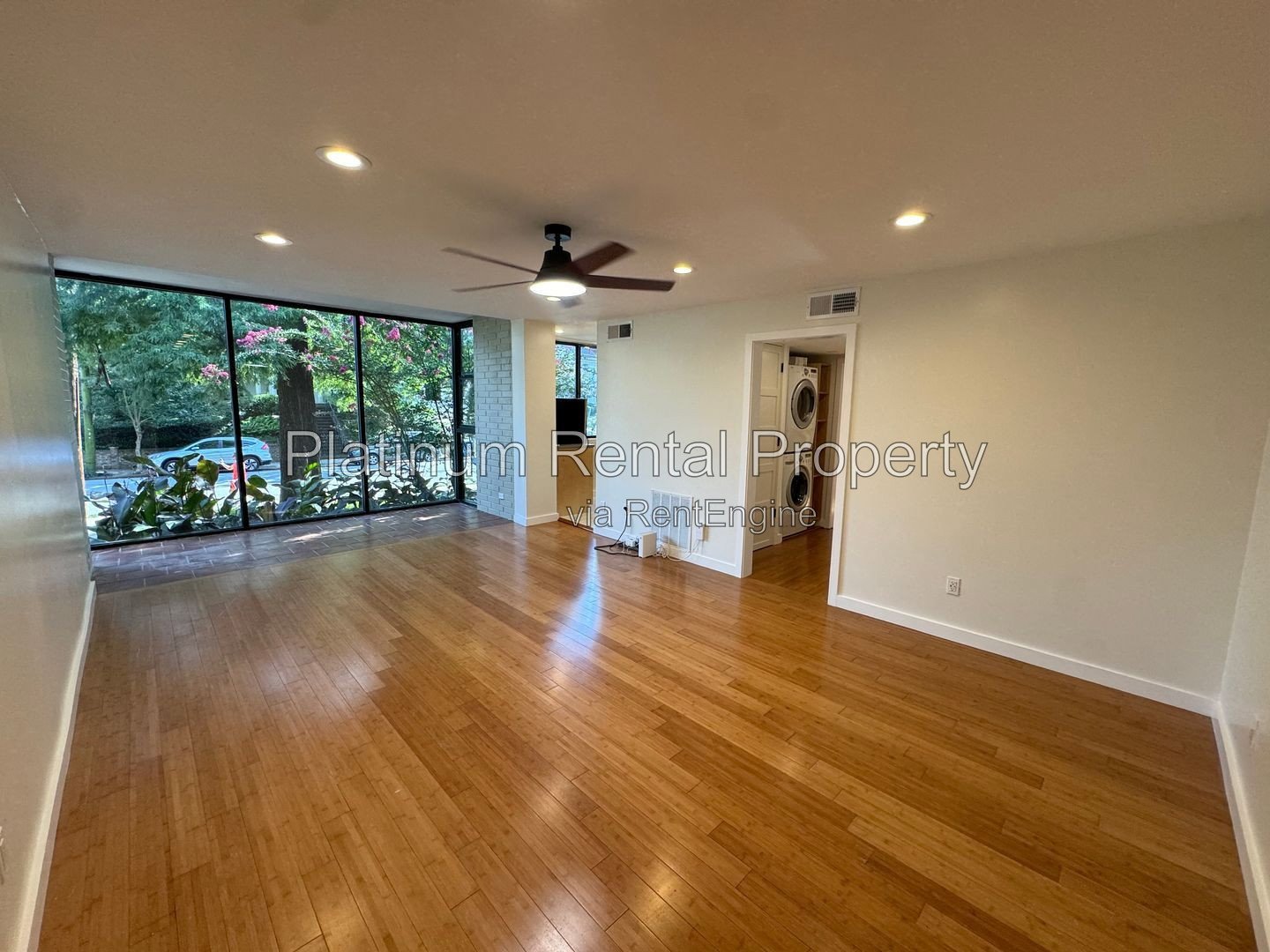 1 Bedroom condo in AMAZING midtown location by Platinum Property Management Services, Inc. property image