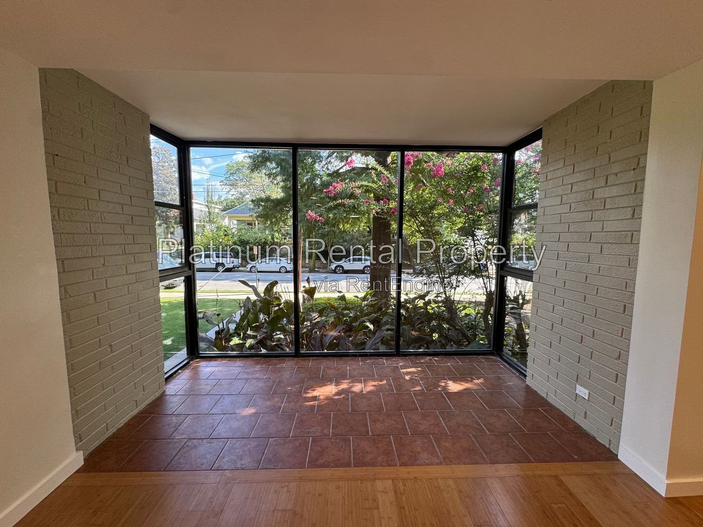 1 Bedroom condo in AMAZING midtown location by Platinum Property Management Services, Inc. property image