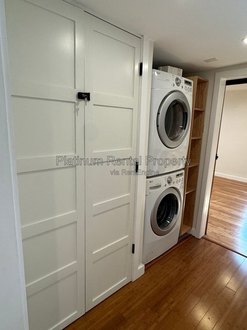 1 Bedroom condo in AMAZING midtown location by Platinum Property Management Services, Inc. property image