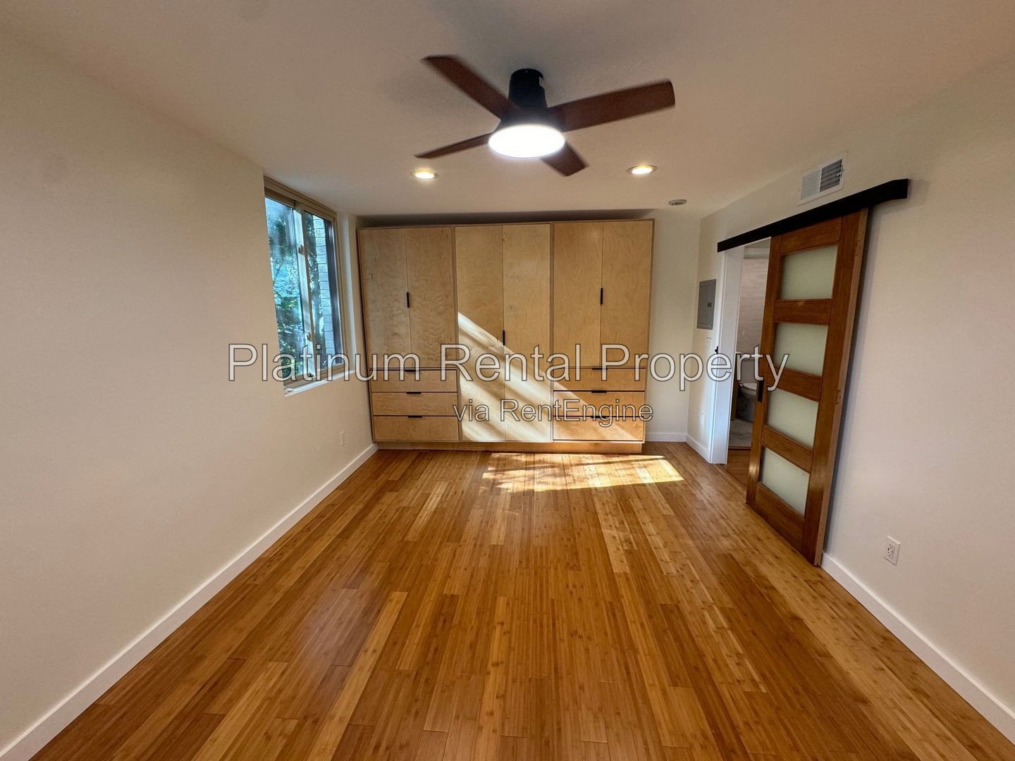 1 Bedroom condo in AMAZING midtown location by Platinum Property Management Services, Inc. property image